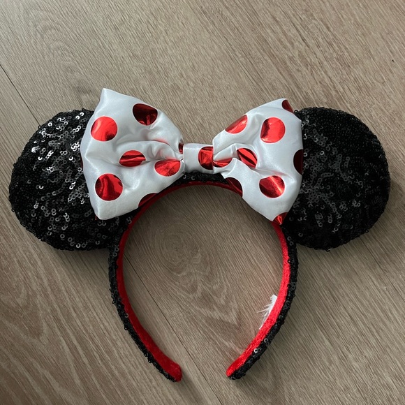 Minnie Mouse sparkle ears - Picture 1 of 3